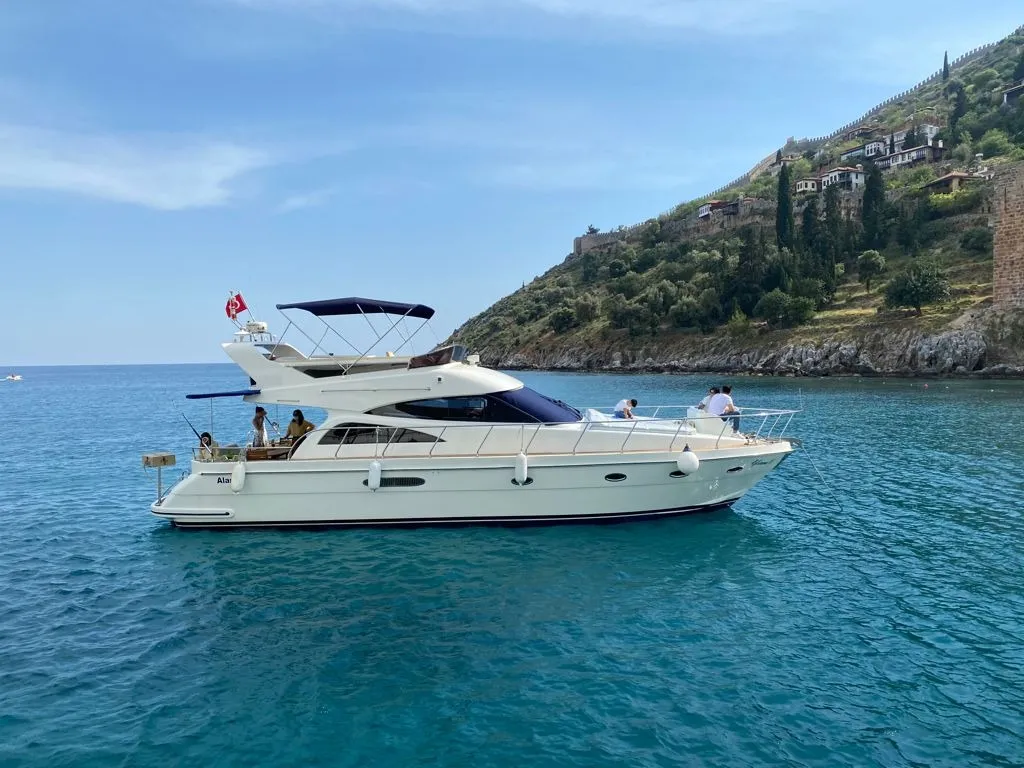 luxury yacht charter kemer